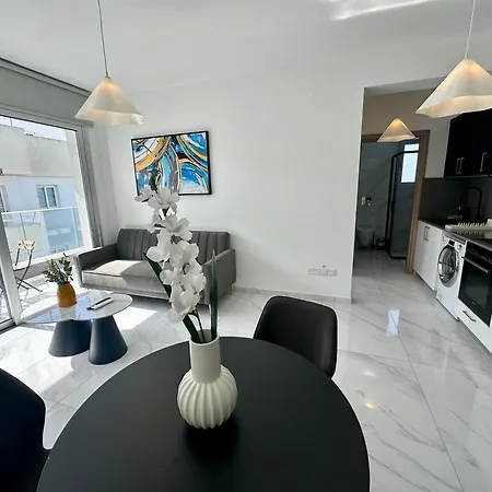 Appartement New 1 Bedroom Flat In Aglatzia *